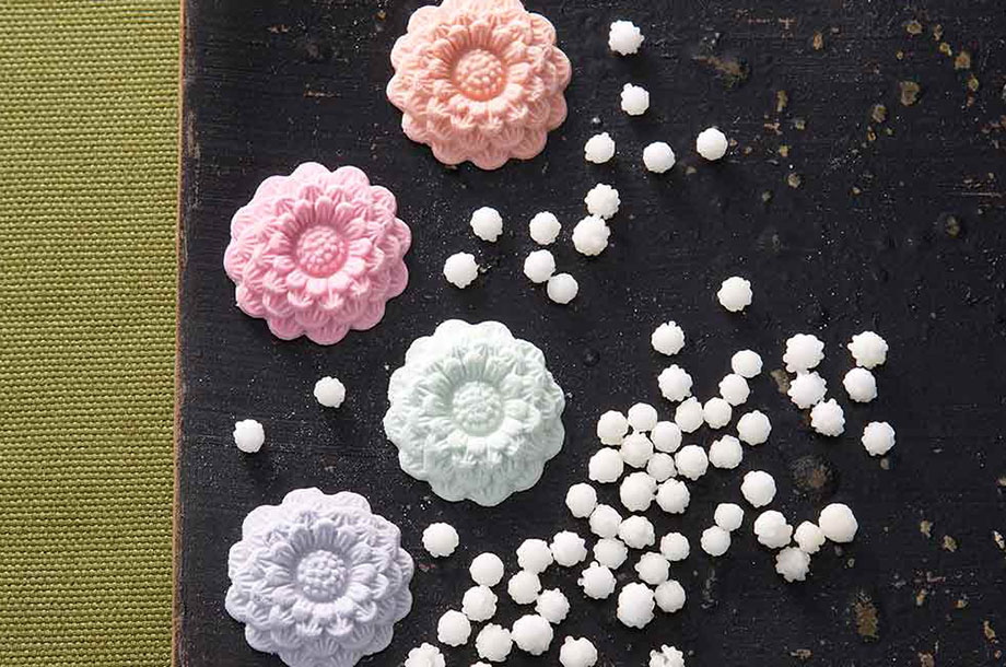 ＜亀屋良長＞暦(菊づくし)の画像