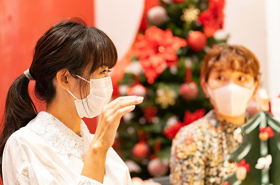 淵本さんがお話している画像