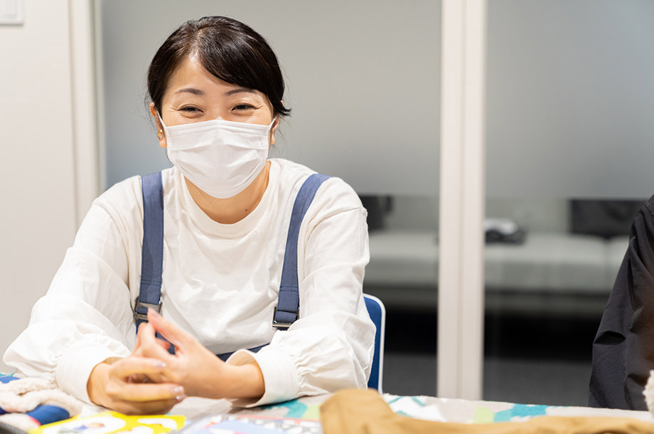菊地さんが質問に答えているときの画像
