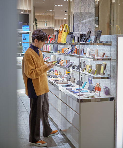 ラルコバレーノを店頭で見る西山宏太朗