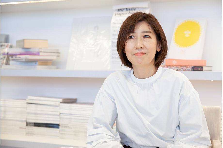 松村佳織氏