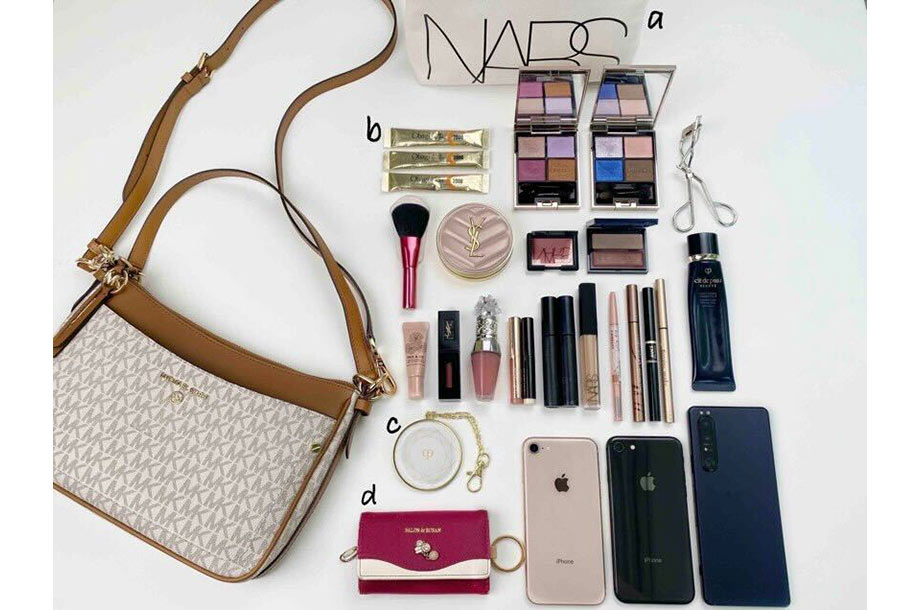 コスメ好きの秋バッグの中身5選【伊勢丹マニアのバッグの中身vol.7