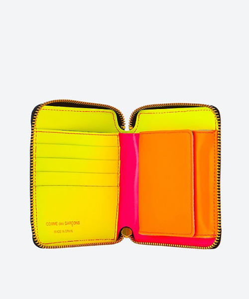 ウォレット コム デ ギャルソン＞の個性的なお財布をチェック！ | 三越