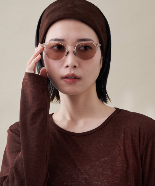 ＜Moncler/モンクレール＞サングラスの着用画像