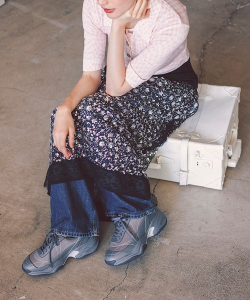 ＜オーエーオー＞スニーカー着用画像