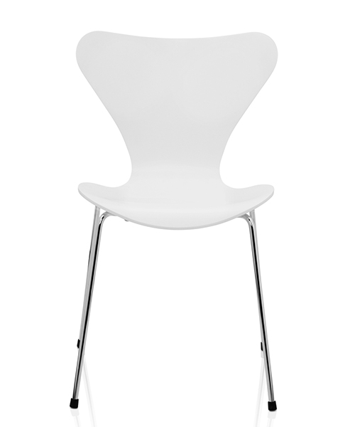 フリッツ・ハンセン＞70年のデザイン原点を今に受け継ぐセブンチェアの