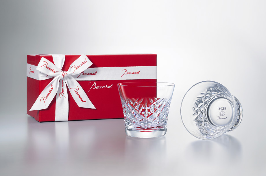 バカラ＞2026年号刻印入りタンブラー「ダリア」登場 ～2026年へ思いを