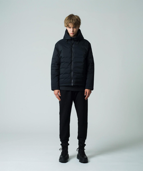 都市生活に寄り添いながら、冬の街を洗練する＜カナダグース＞の日本