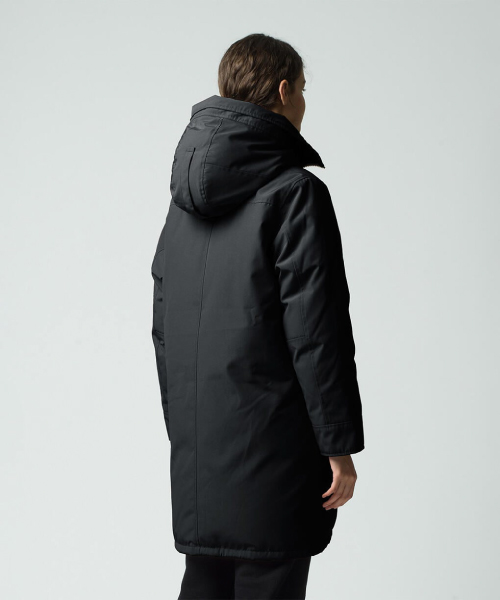 都市生活に寄り添いながら、冬の街を洗練する＜カナダグース＞の日本