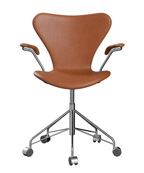 フリッツ・ハンセン＞70年のデザイン原点を今に受け継ぐセブンチェアの