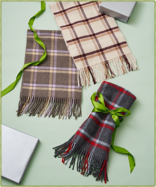 ＜ASAUCE MELER/アソースメレ＞マフラーの画像