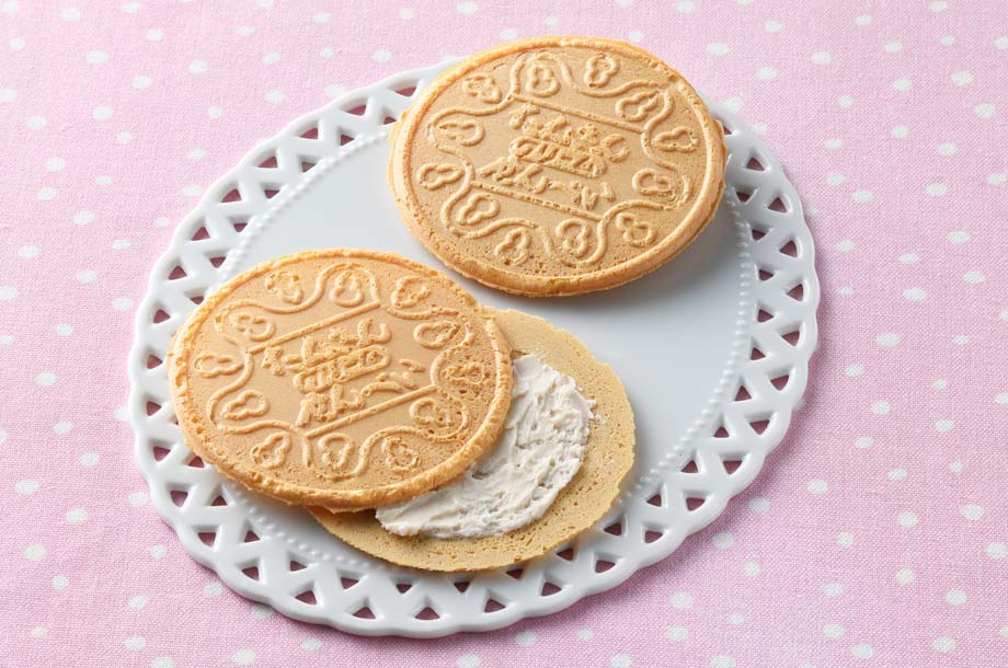 兵庫＜有馬せんべい本舗＞クリームせんべい(いちご)の画像