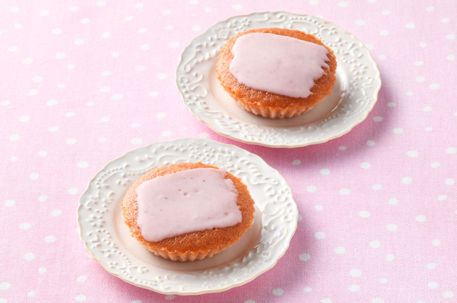 福岡＜石村萬盛堂＞いちごケーキの画像