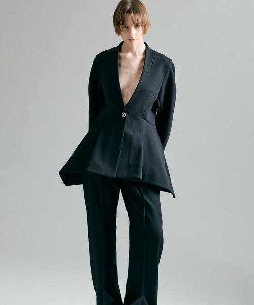 心奪われる造形美｜＜YOHEI OHNO＞“BLACK DRESS” POPUP | 三越伊勢丹