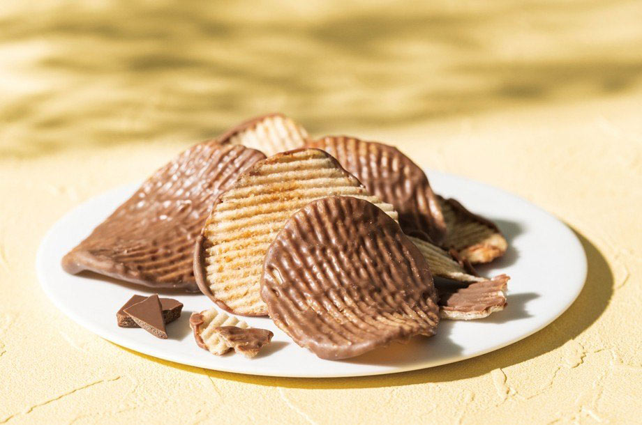 ポテトチップス チョコレート ミルクの画像