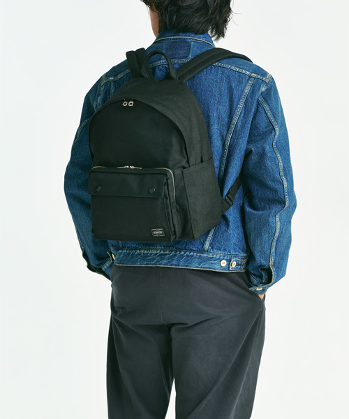 <ポーター>SMOKYシリーズのリュックサックトート着用画像