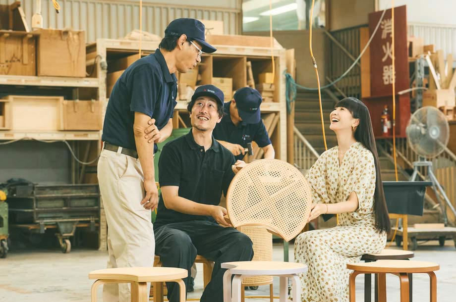 天童木工＞空間を自由に演出するラタンコネクトスツール by KASHIYUKA