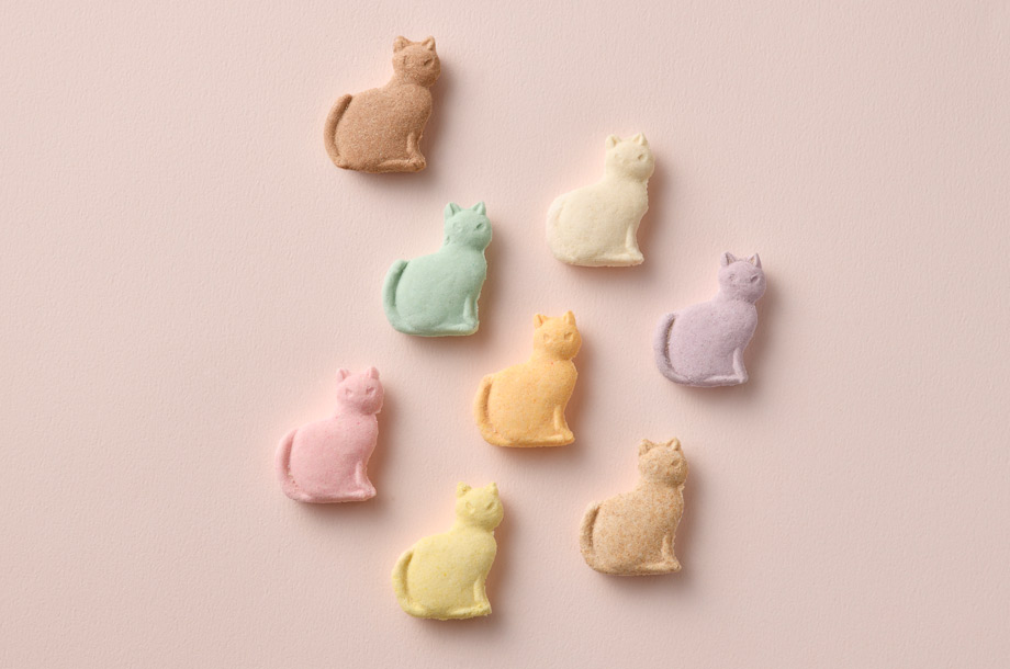 京都＜俵屋吉富＞ にゃさんぼんの画像