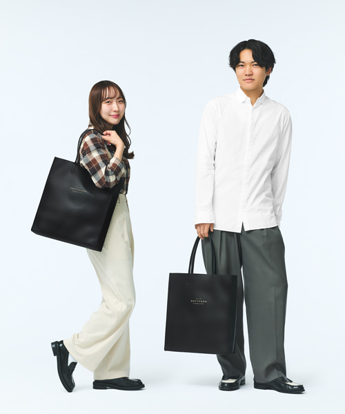 ＜スマイソン＞トートバッグの着用画像