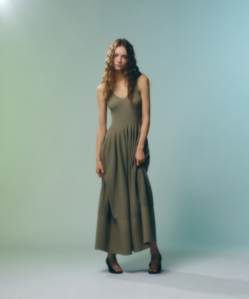 透明感とやわらかなカラーでみせる新境地｜＜CFCL＞VOL.11 Collection