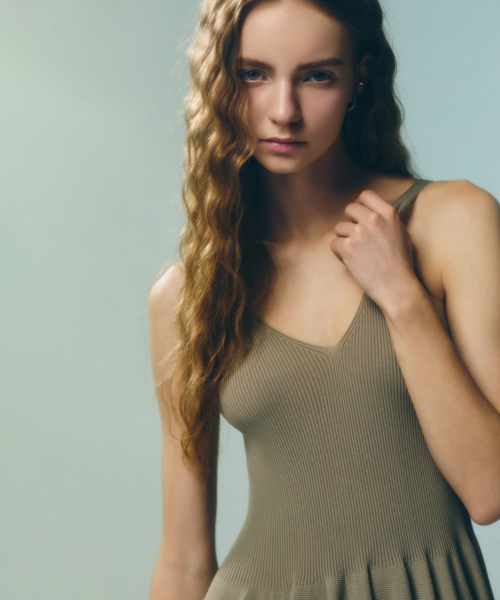 ＜シーエフシーエル＞ワンピースの着用画像