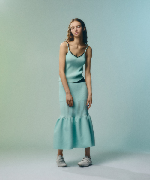 ＜シーエフシーエル＞キャミソール・スカートの着用画像