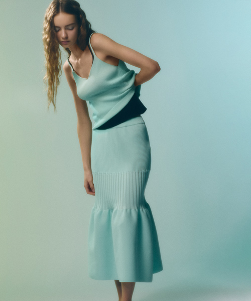 ＜シーエフシーエル＞キャミソール・スカートの着用画像