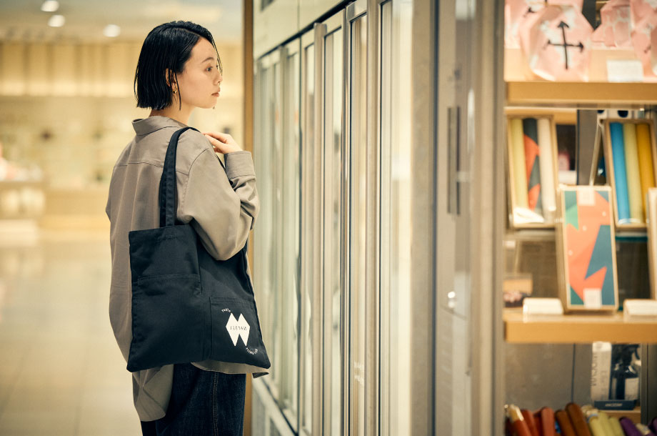 ＜TOKYO FLYING CLUB＞ノートの使用イメージ画像