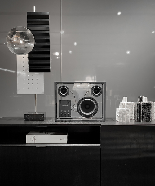 トランスペアレントスピーカーの画像