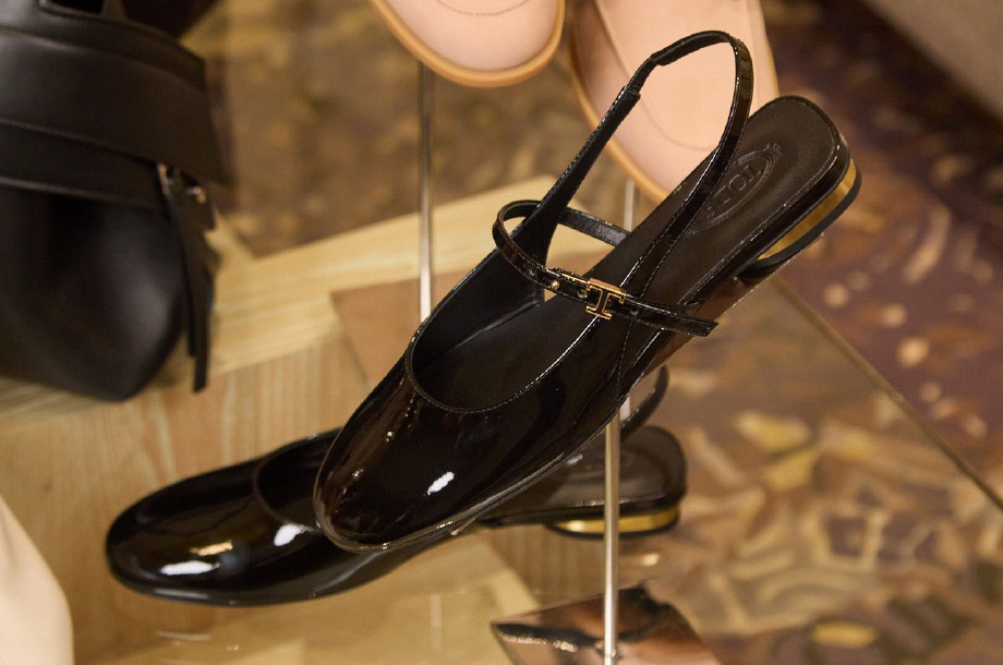 バッグストラップのシューズの画像