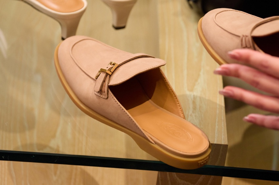 ヌバックミュールの画像