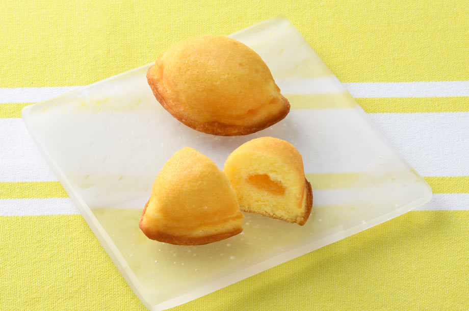広島＜梅月堂＞すっぱい瀬戸田レモンケーキの商品画像