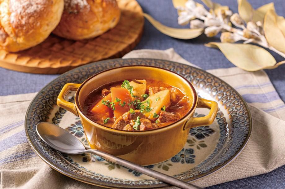 スープとパンの画像