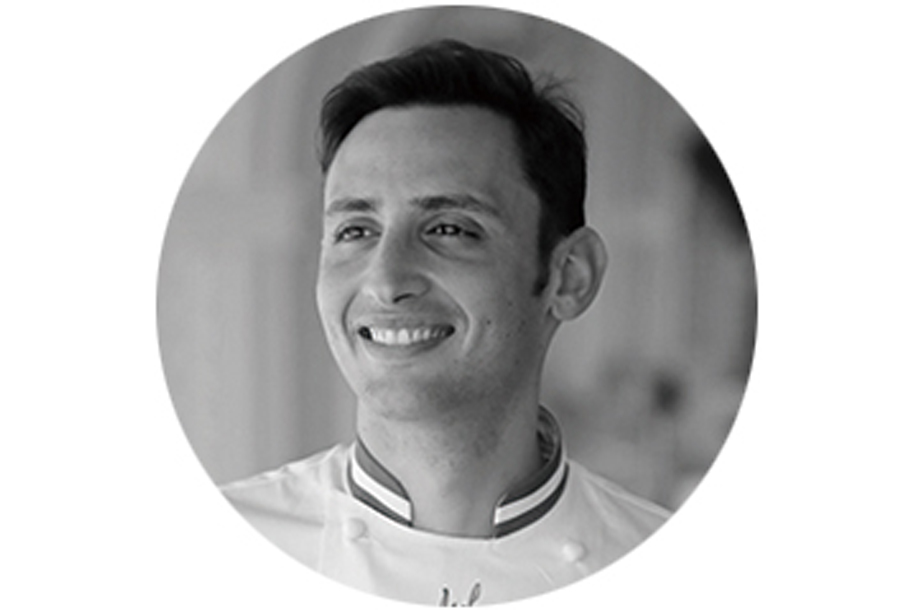 ポール・オキパンティ氏の画像