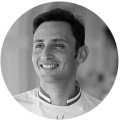 ポール・オキパンティ氏の画像