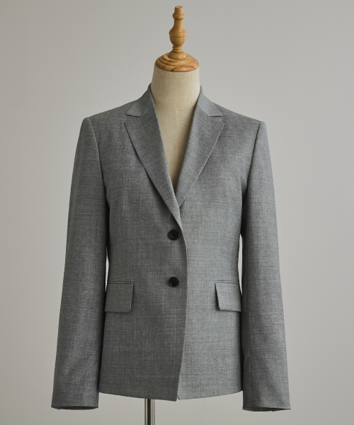 テーラードジャケットの画像