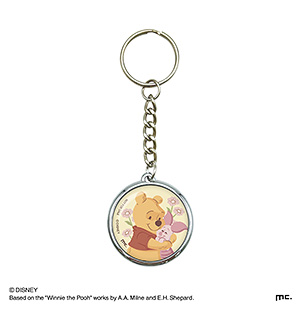 DISNEY WINNIE THE POOH FESTIVAL 2025｜銀座三越の画像_くまのプーさん 缶キーホルダー