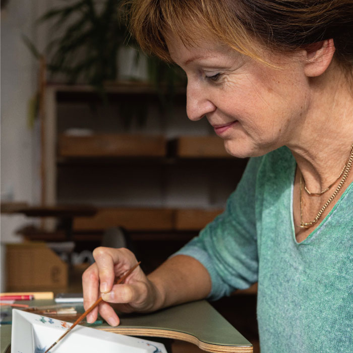 マイセン展_マイスター､エルケ・ダンネンベルク氏の画像