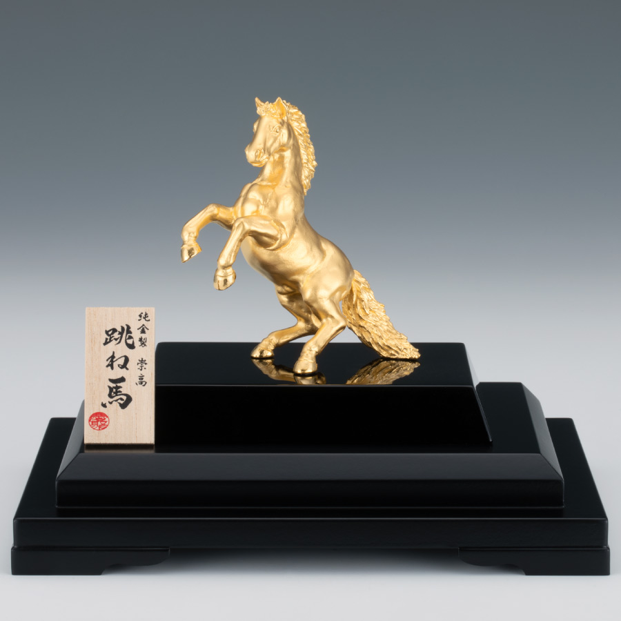 中国美術品　極細工　塗金宝石嵌黄金馬車　骨董　珍蔵品 大黄金展｜日本橋三越本店