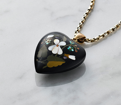 ♦銀瓶 彫金花卉紋様 香水瓶 ロート付 東京三越 コレクション骨董品アンティーク ♢銀瓶 彫金花卉紋様 香水瓶 ロート付 東京三越 コレクション骨董品