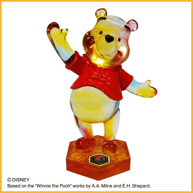 「くまのプーさん」原作デビュー100 周年 DISNEY WINNIE THE POOH FESTIVAL in 銀座三越_Winnie the Pooh in Transparent Rainbowの画像